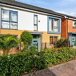 Puffin Way - Comfortable, Spacious House With Parking