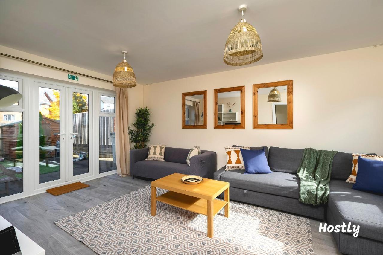 Puffin Way - Comfortable, Spacious House With Parking Apartment