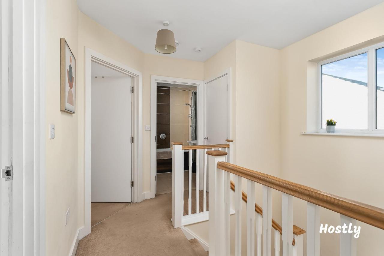 Puffin Way - Comfortable, Spacious House With Parking *