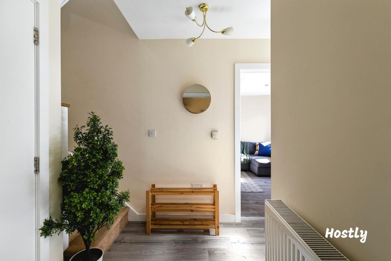 Puffin Way - Comfortable, Spacious House With Parking Apartment *